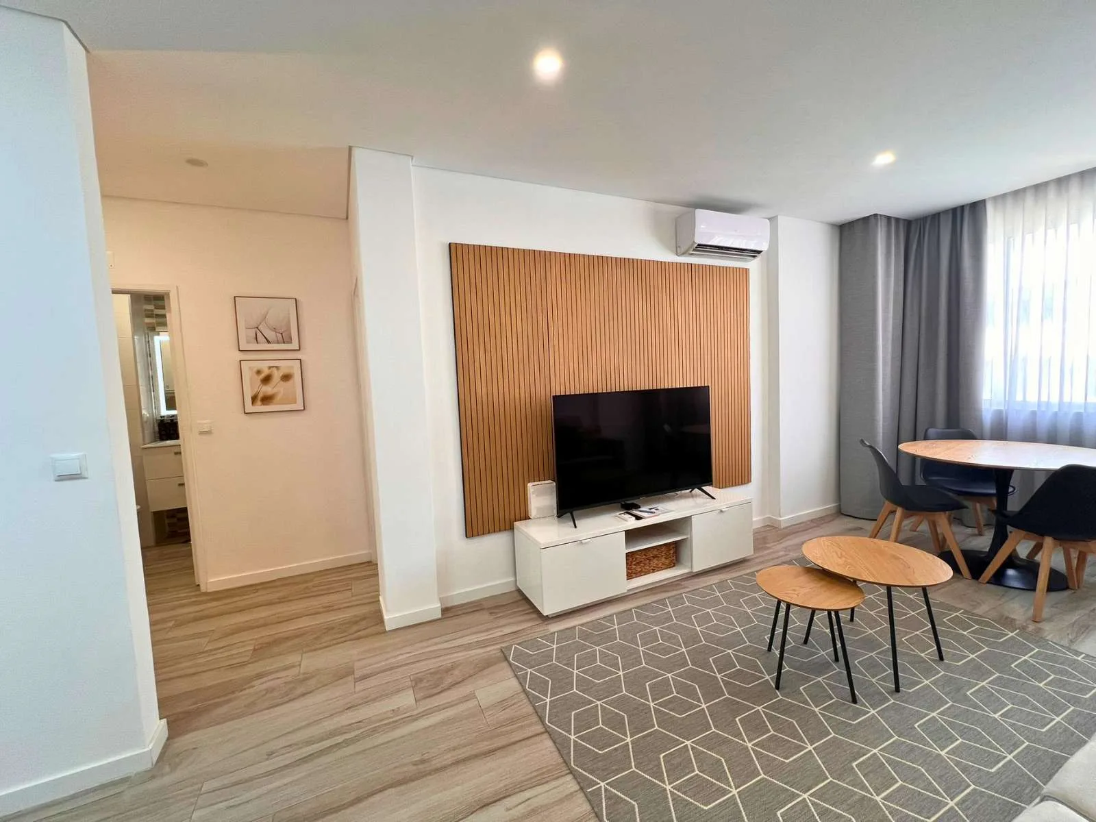 Timeless Beach V — interior 4